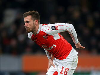 Arsenal breeze past Hull but e...